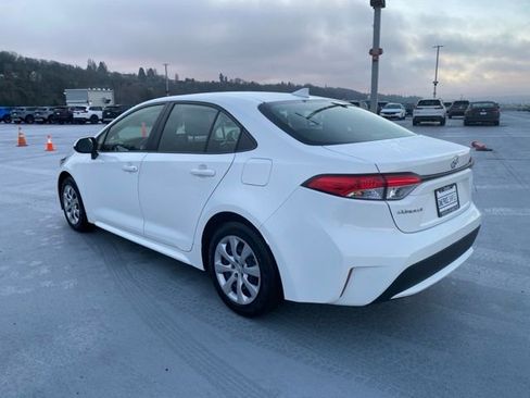 Certified 2022 Toyota Corolla LE image 14