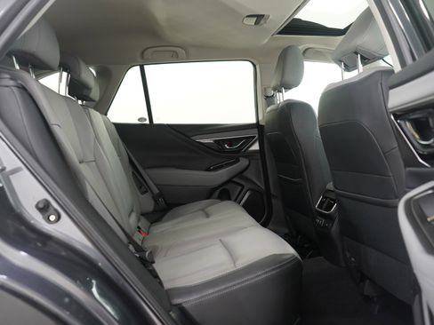 Used 2020 Subaru Outback Limited image 12