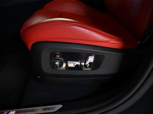 Used 2023 BMW XM image 16