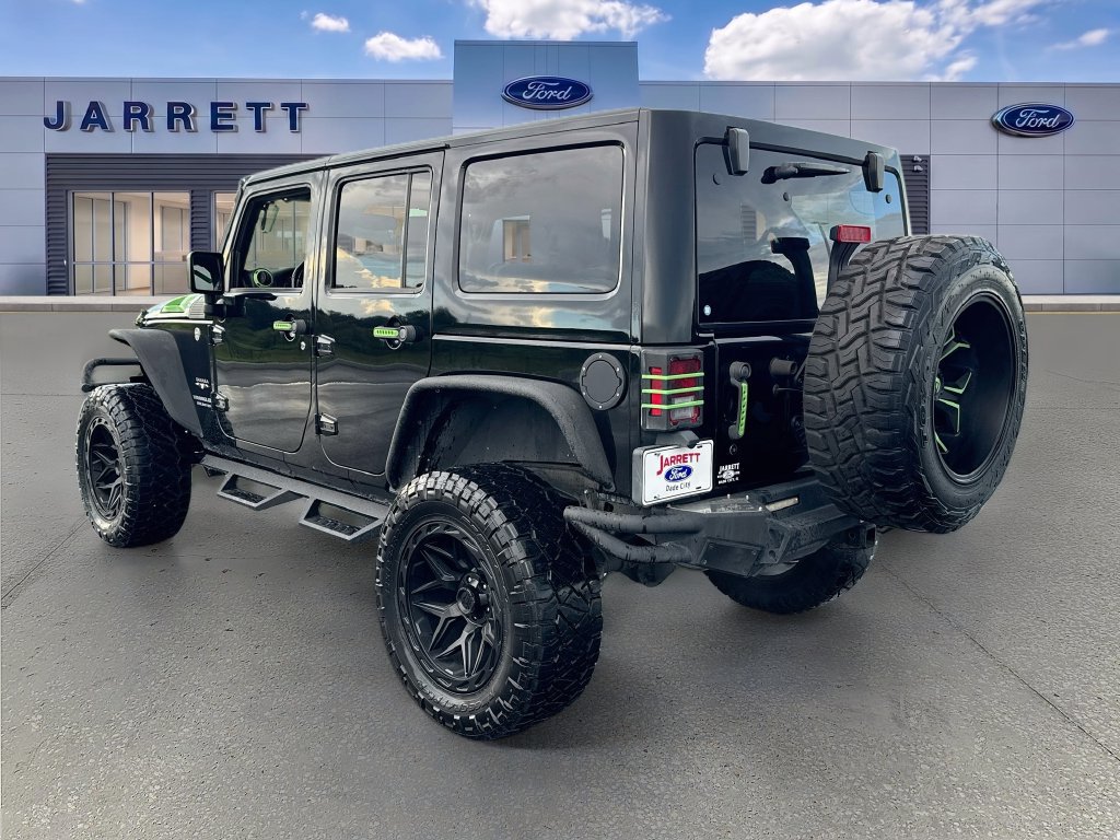 Used 2017 Jeep Wrangler Unlimited Sahara w/ Connectivity Group AWD/4WD image 5