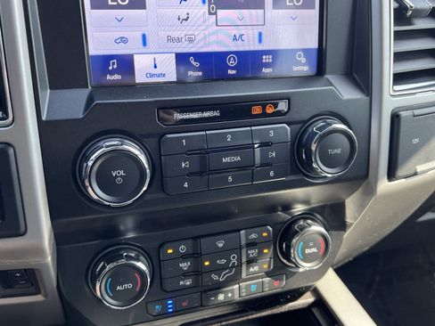 Used 2020 Ford F250 Lariat w/ Lariat Ultimate Package AWD/4WD image 19