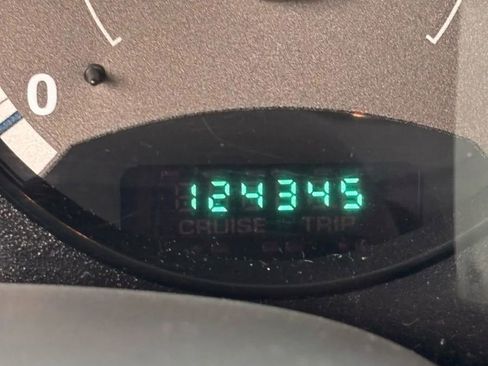 Used 2005 Jeep Liberty Renegade image 54