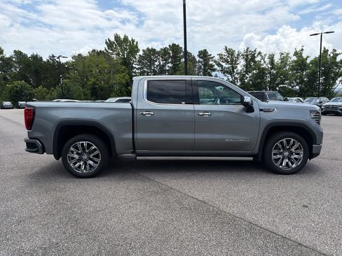 Used 2023 GMC Sierra 1500 Denali w/ Denali Reserve Package AWD/4WD image 14