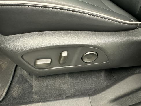 Used 2025 Buick Enclave Preferred w/ Power Package AWD/4WD image 14