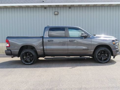 Used 2022 RAM 1500 Big Horn AWD/4WD image 3
