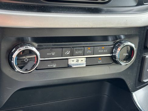Used 2022 Ford F150 XLT w/ Equipment Group 301A Mid RWD image 11