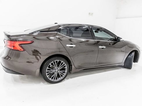 Used 2017 Nissan Maxima Platinum w/ Medallion Package FWD image 8
