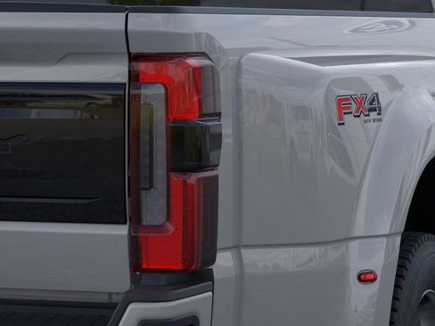 New 2026 Ford F450 Platinum image 21