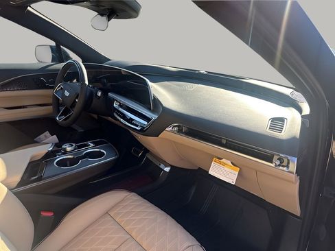 New 2026 Cadillac Lyriq Signature Luxury image 14