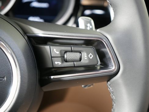 New 2026 Porsche Macan image 24