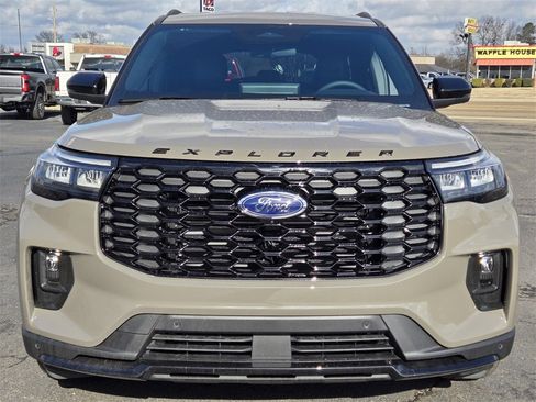 New 2026 Ford Explorer ST-Line image 2