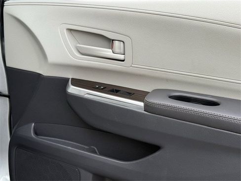 Used 2022 Toyota Sienna LE image 27