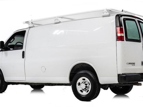 Used 2016 Chevrolet Express 2500 RWD image 6