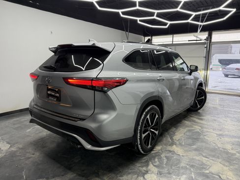 Used 2021 Toyota Highlander XSE image 6