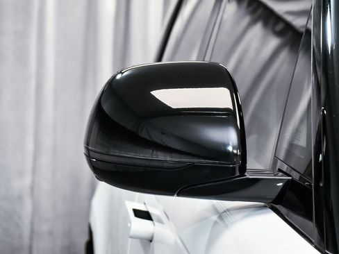 Used 2023 Land Rover Range Rover SE image 74