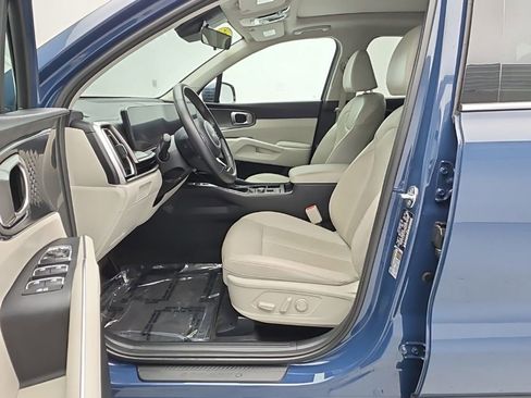 Used 2025 Kia Sorento S w/ Panoramic Sunroof Package AWD/4WD image 13