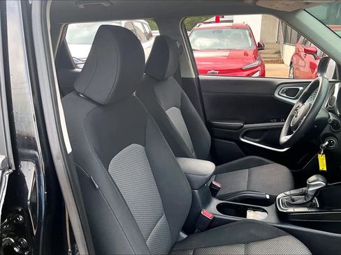 Used 2021 Kia Soul LX FWD image 9