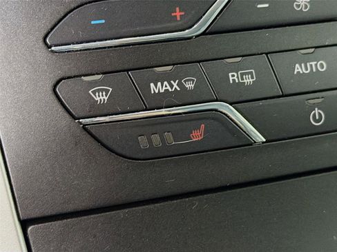 Used 2019 Ford Edge SEL w/ Equipment Group 201A AWD/4WD image 22