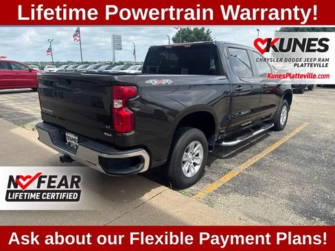Used 2021 Chevrolet Silverado 1500 LT w/ Bed Protection Package AWD/4WD image 11