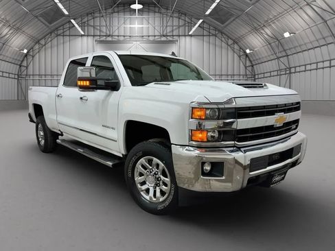 Used 2019 Chevrolet Silverado 2500 LTZ w/ Duramax Plus Package AWD/4WD image 10