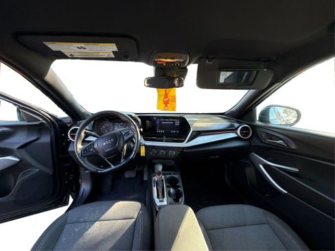 Used 2025 Chevrolet Trax RS w/ Driver Confidence Package FWD image 21