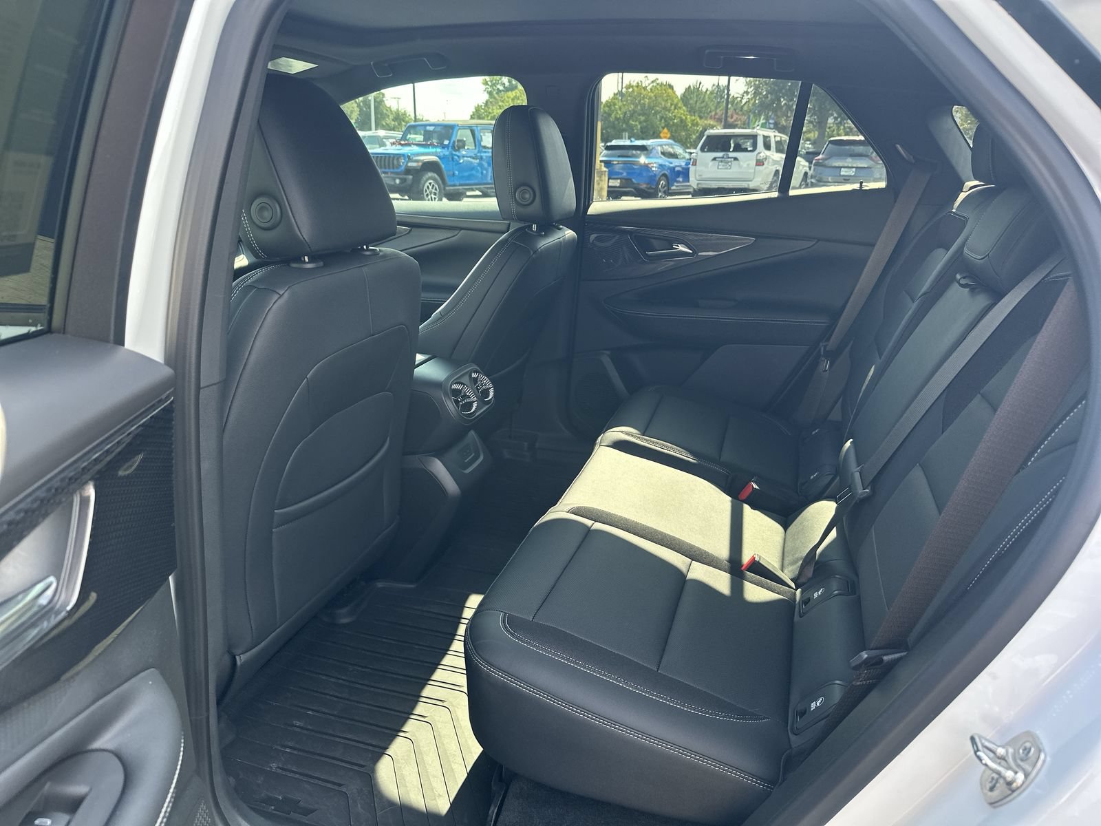 Used 2024 Chevrolet Blazer EV LT AWD/4WD image 31