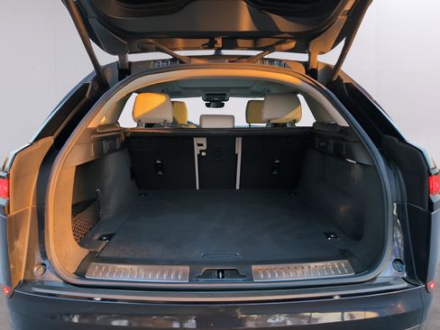 Used 2021 Land Rover Range Rover Velar S image 9