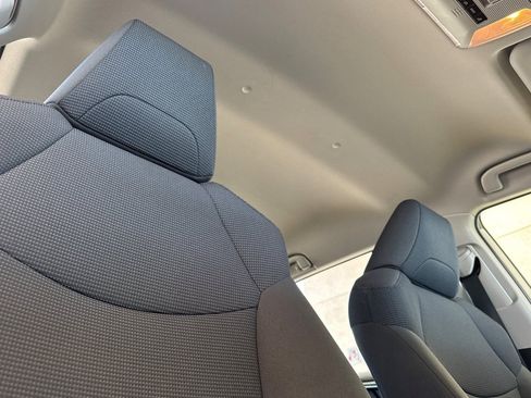 Used 2020 Toyota RAV4 LE w/ Carpet Mat Package FWD image 18