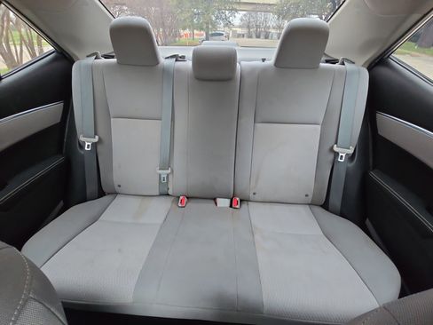 Used 2014 Toyota Corolla LE image 18