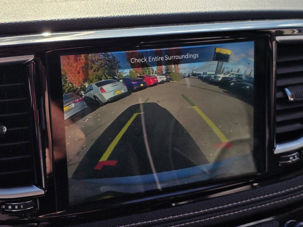 Used 2023 Chrysler Pacifica Limited FWD image 34