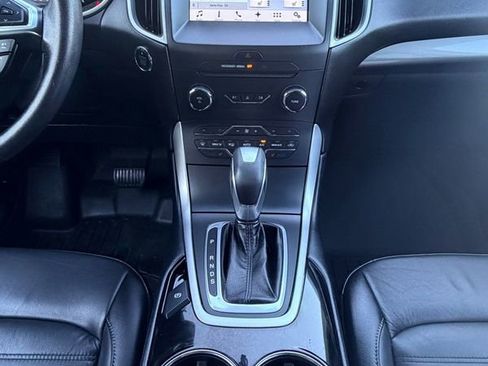 Used 2017 Ford Edge SEL w/ Equipment Group 201A image 34