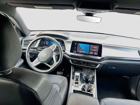 Used 2025 Volkswagen Atlas Cross Sport SE FWD image 19