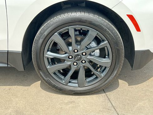 Used 2022 Chevrolet Equinox RS w/ RS Leather Package FWD image 10