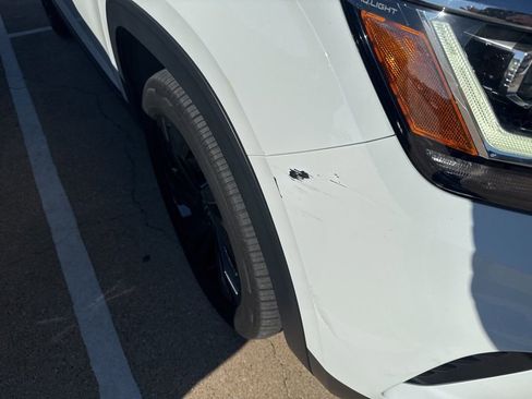 Used 2023 Volkswagen Atlas SE w/ Panoramic Sunroof Package image 3