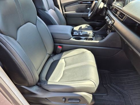 Used 2025 Honda Pilot EX-L image 21