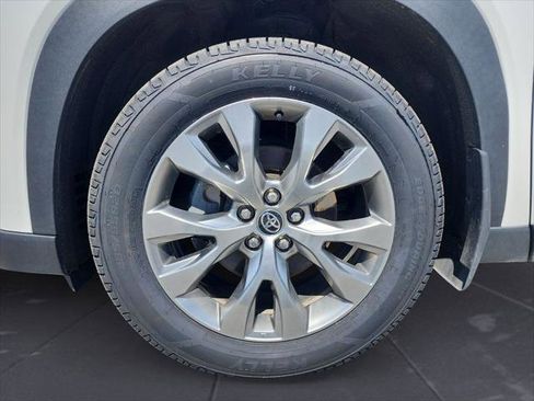Certified 2024 Toyota Grand Highlander AWD image 14