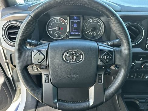 Used 2020 Toyota Tacoma TRD Off-Road w/ TRD Premium Off Road Package AWD/4WD image 14