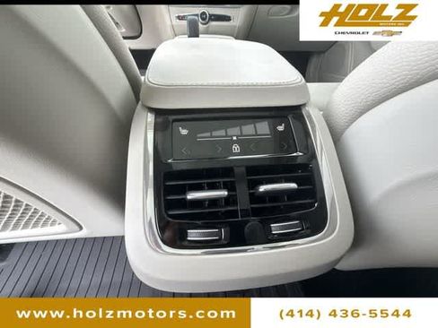 Used 2025 Volvo V90 B6 Cross Country Plus w/ Protection Package Premier AWD/4WD image 22
