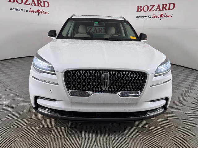Certified 2023 Lincoln Aviator Reserve w/ Equipment Group 201A AWD/4WD image 2