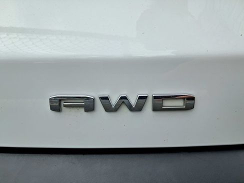 Used 2021 GMC Acadia SLT AWD/4WD image 12