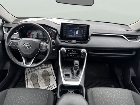 Used 2020 Toyota RAV4 XLE w/ Convenience Package image 14