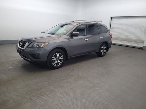 Used 2017 Nissan Pathfinder SV w/ SV Cold Weather Package AWD/4WD image 2