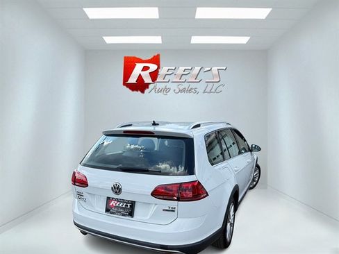 Used 2017 Volkswagen Golf Alltrack SE AWD/4WD image 29