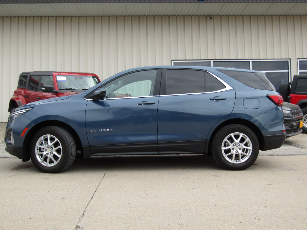 Used 2024 Chevrolet Equinox LT AWD/4WD image 11