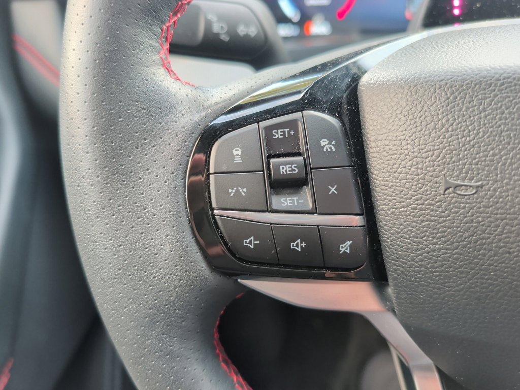 Used 2025 Ford Explorer ST-Line RWD image 19