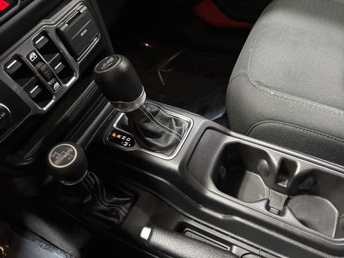 Used 2023 Jeep Wrangler Unlimited Sahara w/ LED Lighting Group AWD/4WD image 24