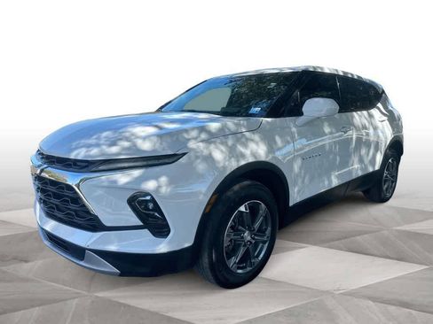 Used 2024 Chevrolet Blazer LT FWD image 1