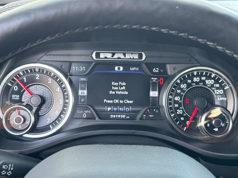 Used 2019 RAM 1500 Laramie image 31