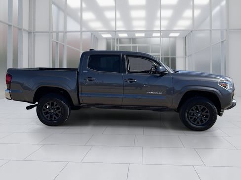 Used 2021 Toyota Tacoma SR5 RWD image 7