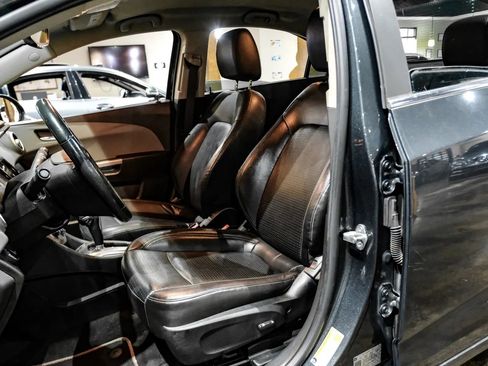 Used 2019 Chevrolet Sonic Premier FWD image 30